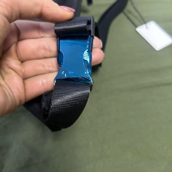 Alo Fanny Pack - Picture 10 of 13